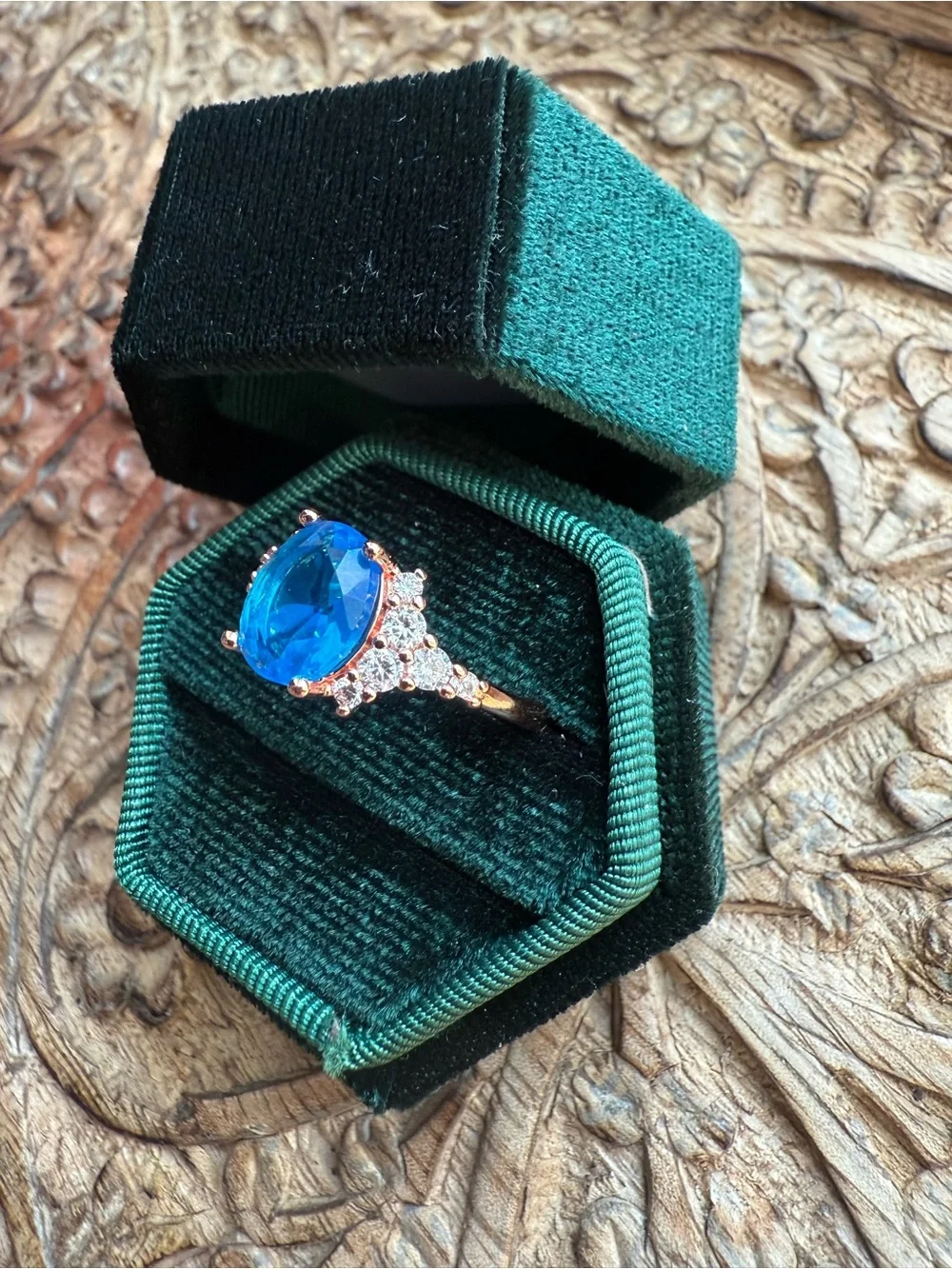 Elegant ring with blue stone size 9